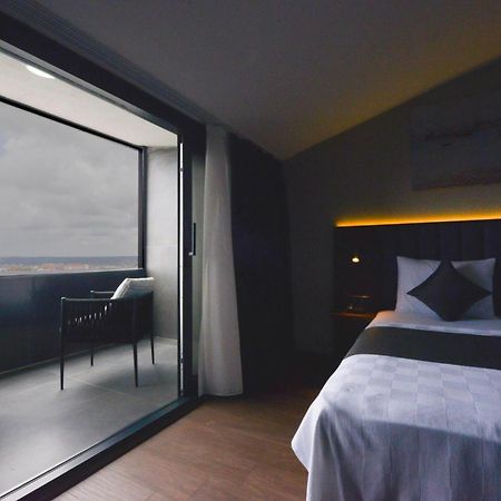 Istport Garden Hotels Arnavutkoy Exteriör bild A room at the hotel