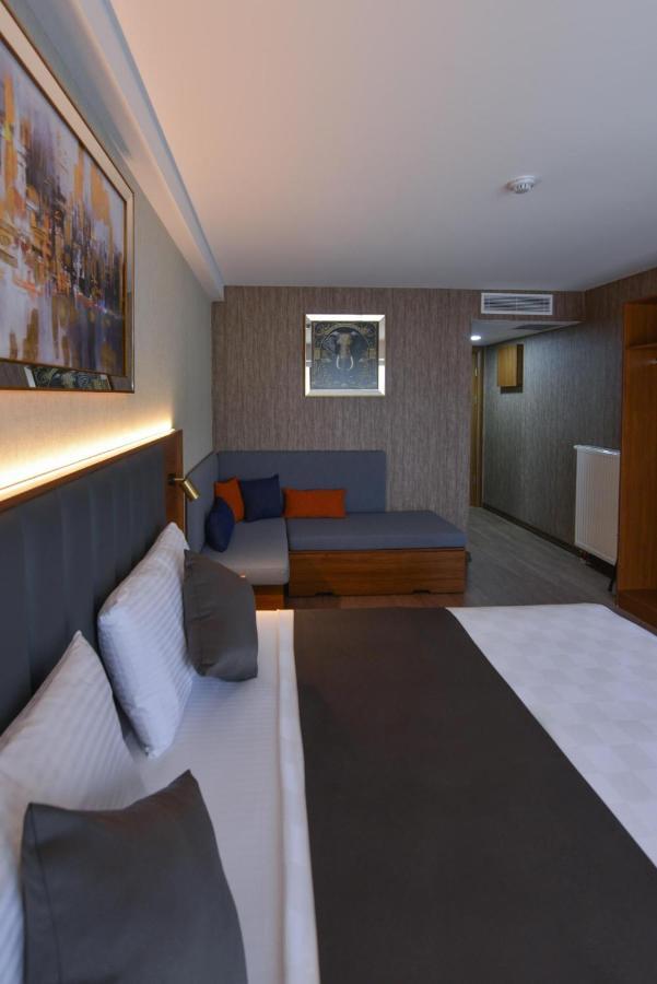 Istport Garden Hotels Arnavutkoy Exteriör bild A room at the hotel
